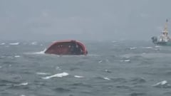PCG races to save fuel from sunken tanker