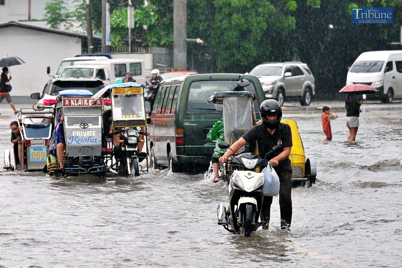 TRIBUNE-manila-submerged