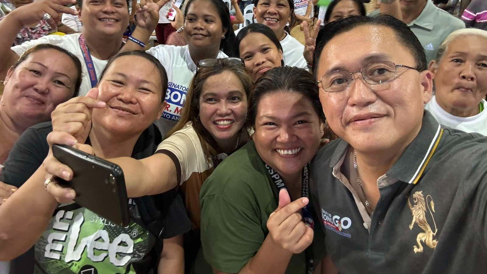 Bong Go visits Super Health Center; assists thousands of Digos residents