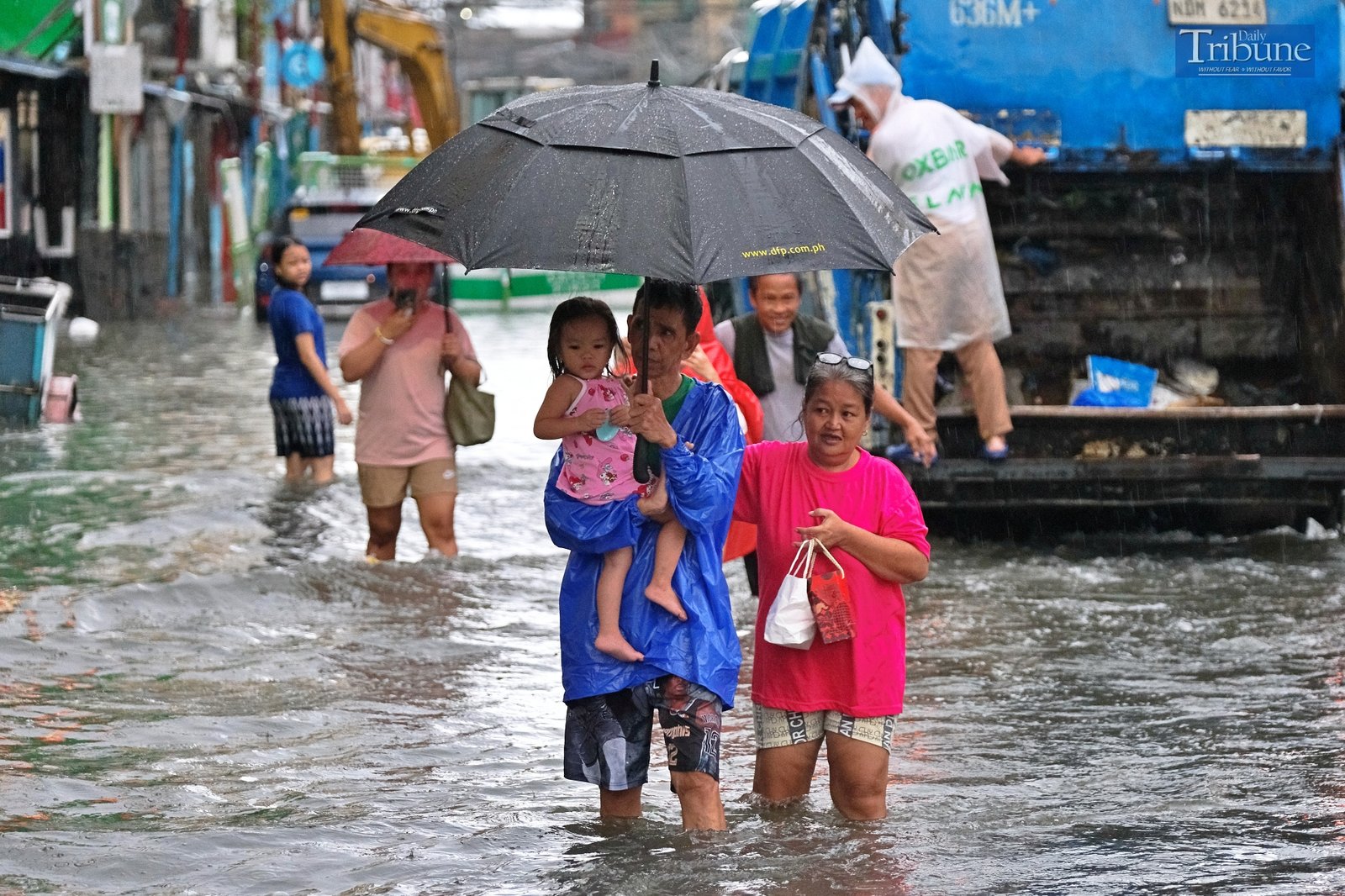 TRIBUNE-manila-flooded