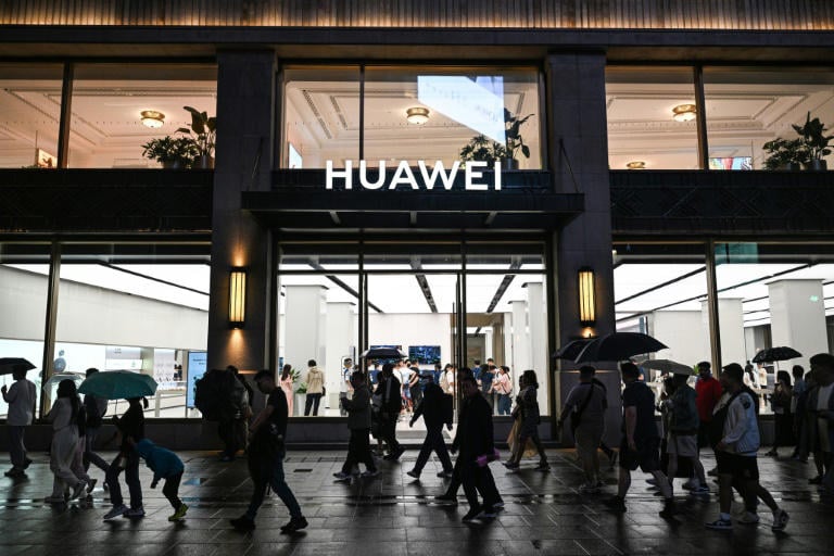 Germany to ban Chinese telecom giants from 5G network

