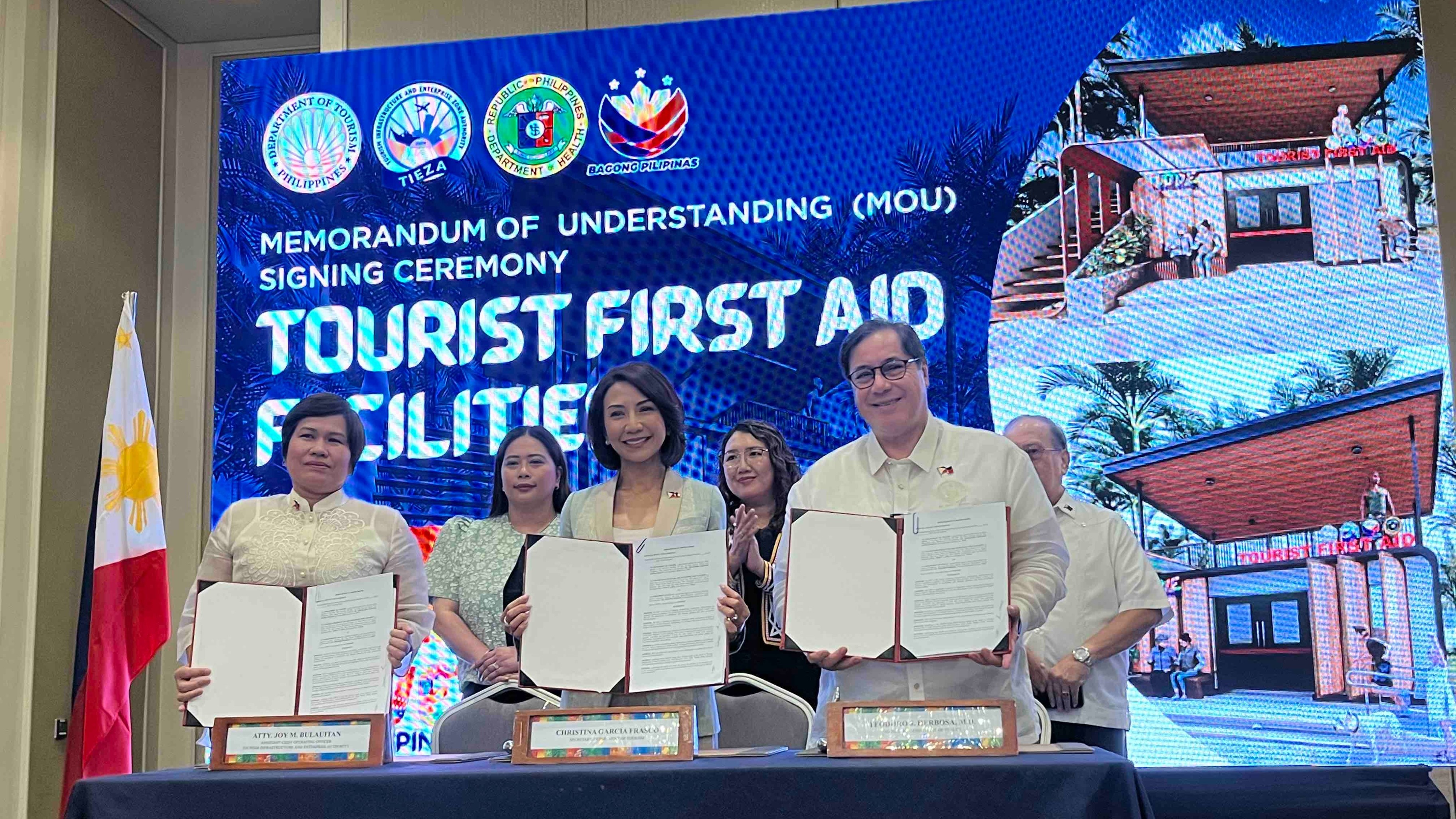 The Department of Health and the Department of Tourism signed a memorandum of understanding to establish tourist emergency facilities.