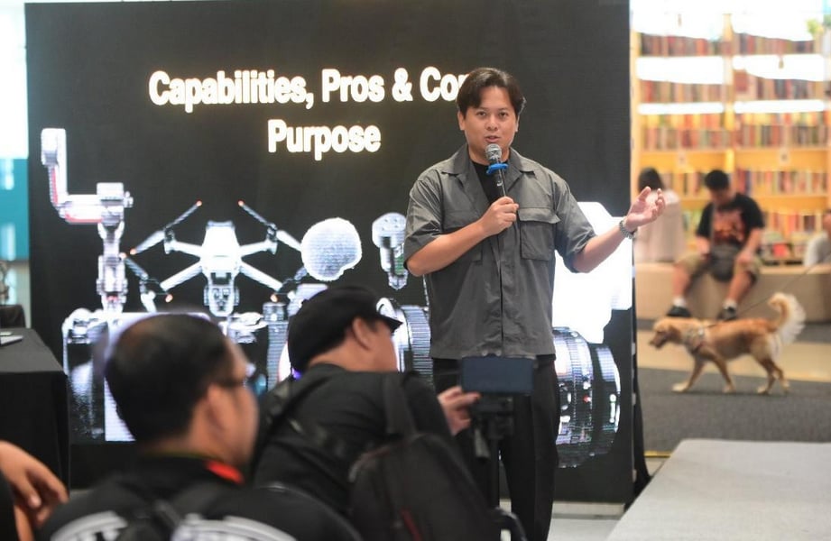 Book Nook also collaborated with Camerahaus to VlogCon, which included opportunities to learn about online content creation