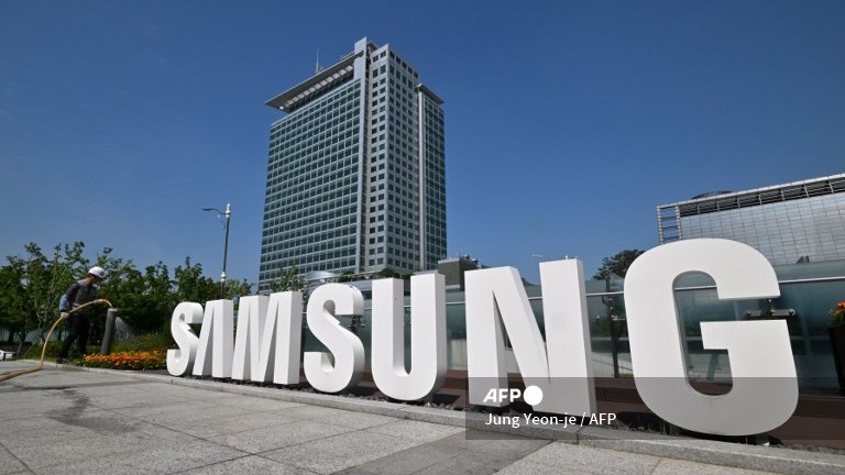 Samsung profit jumps eightfold, hits $89 billion