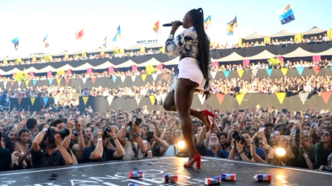 Media reported rumors that Franco-Malian singer Aya Nakamura would sing an Edith Piaf song.
