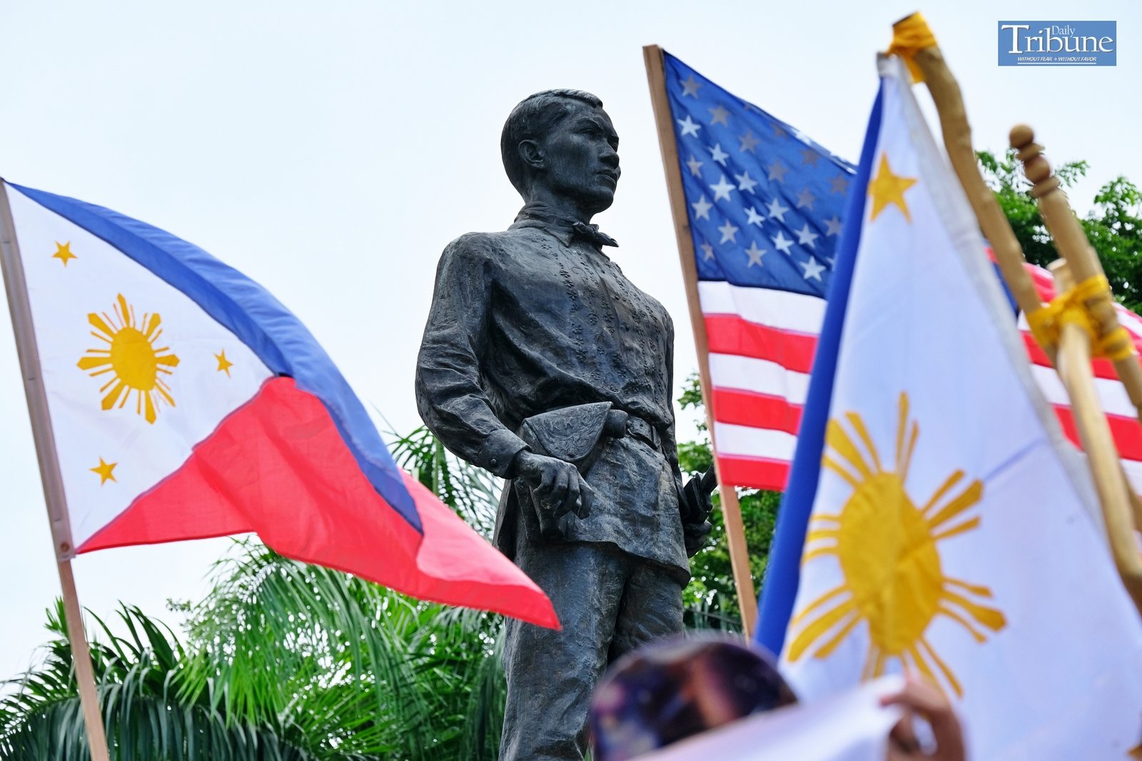 TRIBUNE-liwasangbonifacio