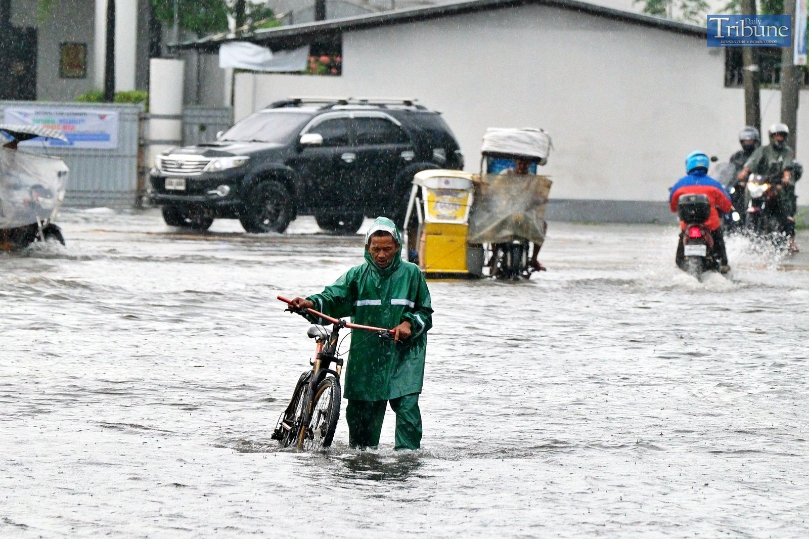 TRIBUNE-manila-flooded