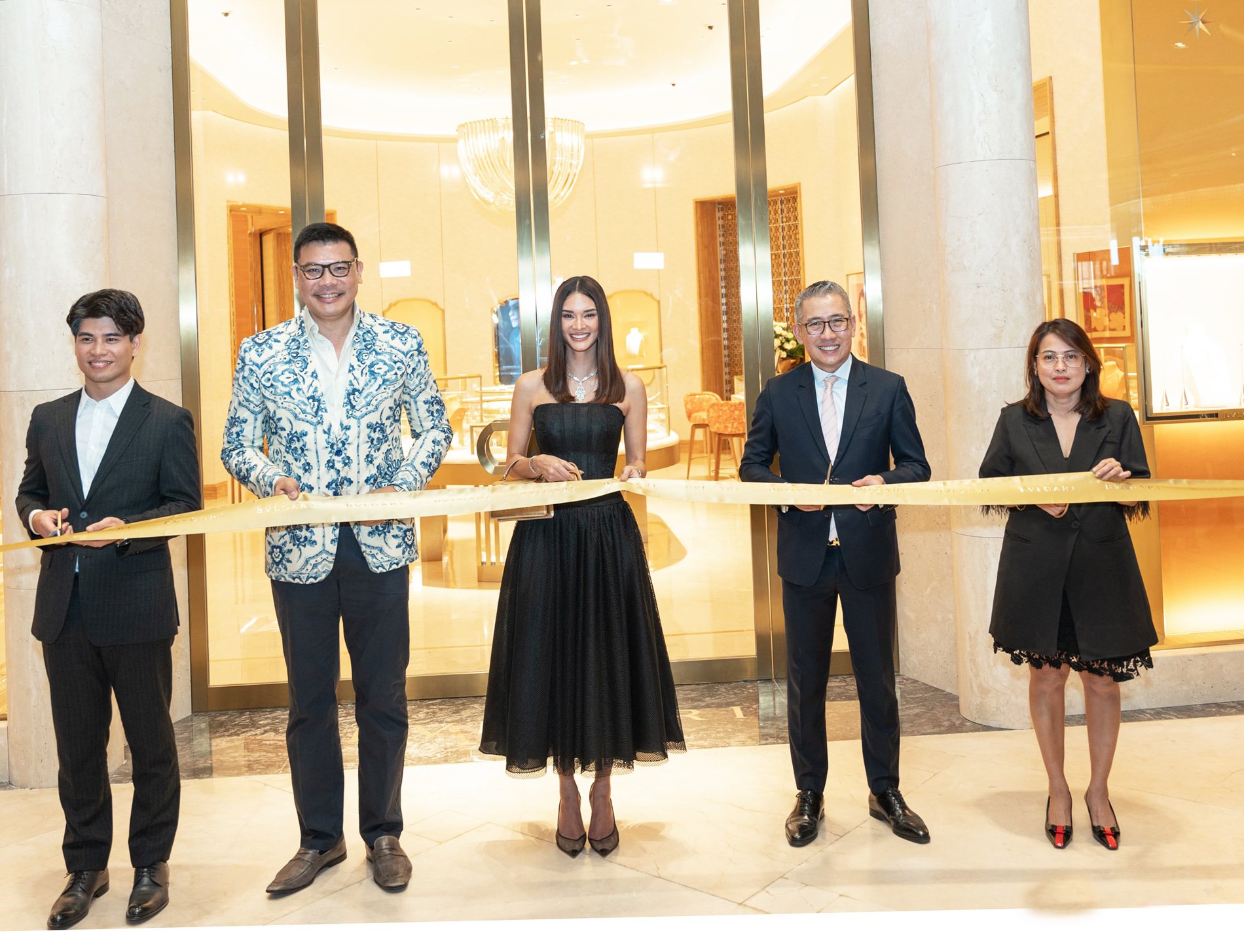 Commercial director of Bvlgari Philippines Joseph Muñoz, regional managing director of Bulgari South Asia Pacific Jeffrey Hang, Pia Wurtzbach-Jauncey, chief operating officer of NUSTAR Resort and Casino Allan Teo and Nustar mall director May Adolfo.