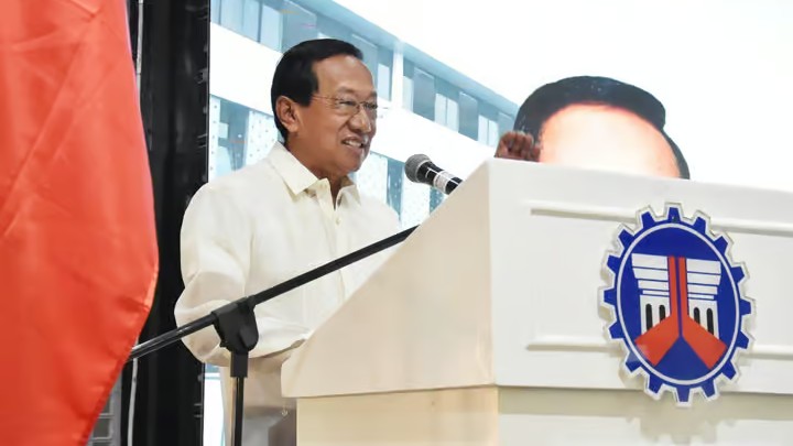 DPWH prepositions incident management teams to gear up for ‘Pepito’