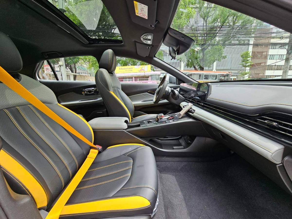 ROOMY premium interior.