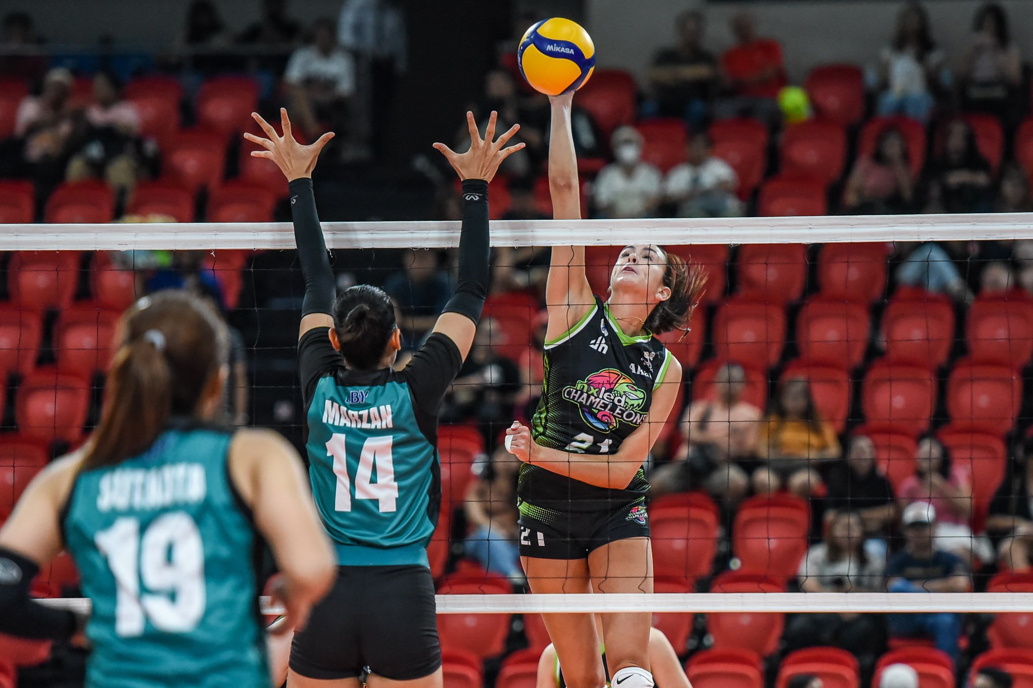 Hart breaks Galeries heart