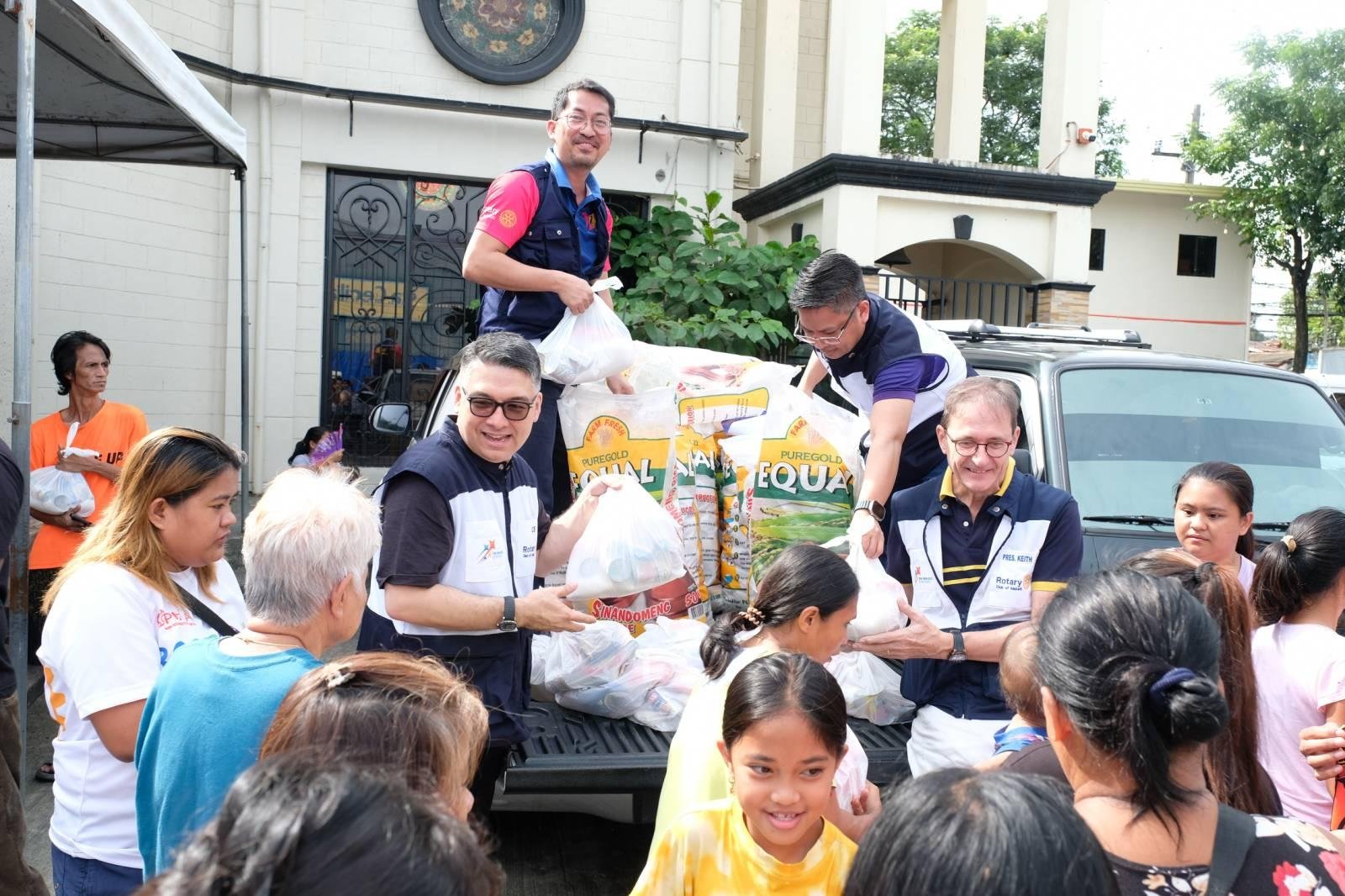 RC Makati deploys quick-response for habagat victims