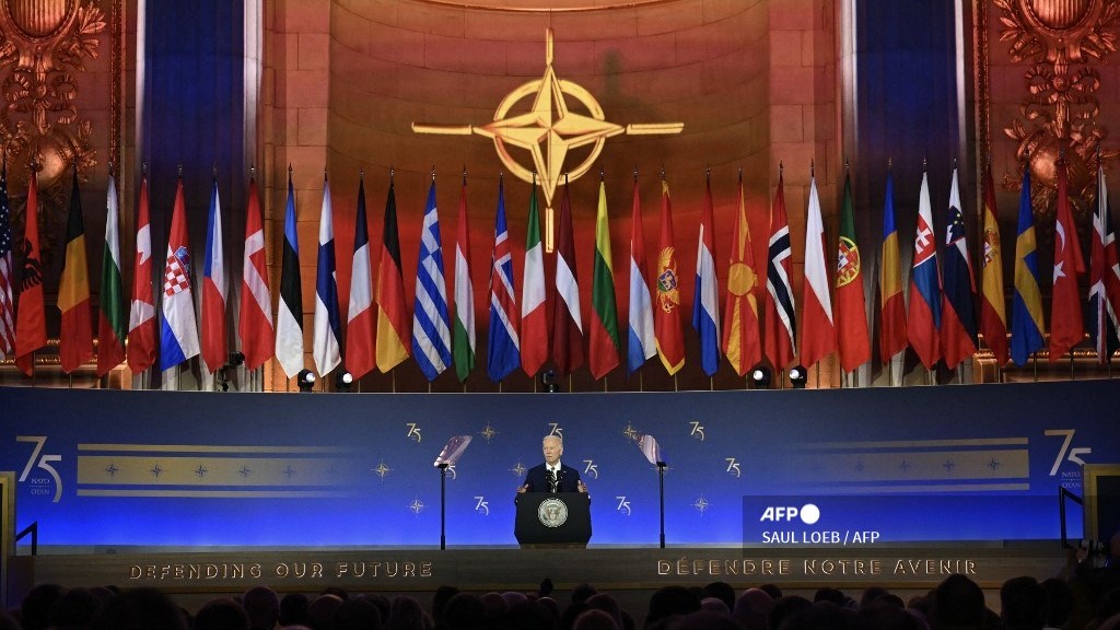 NATO leaders seek to bolster Ukraine as gloom grows