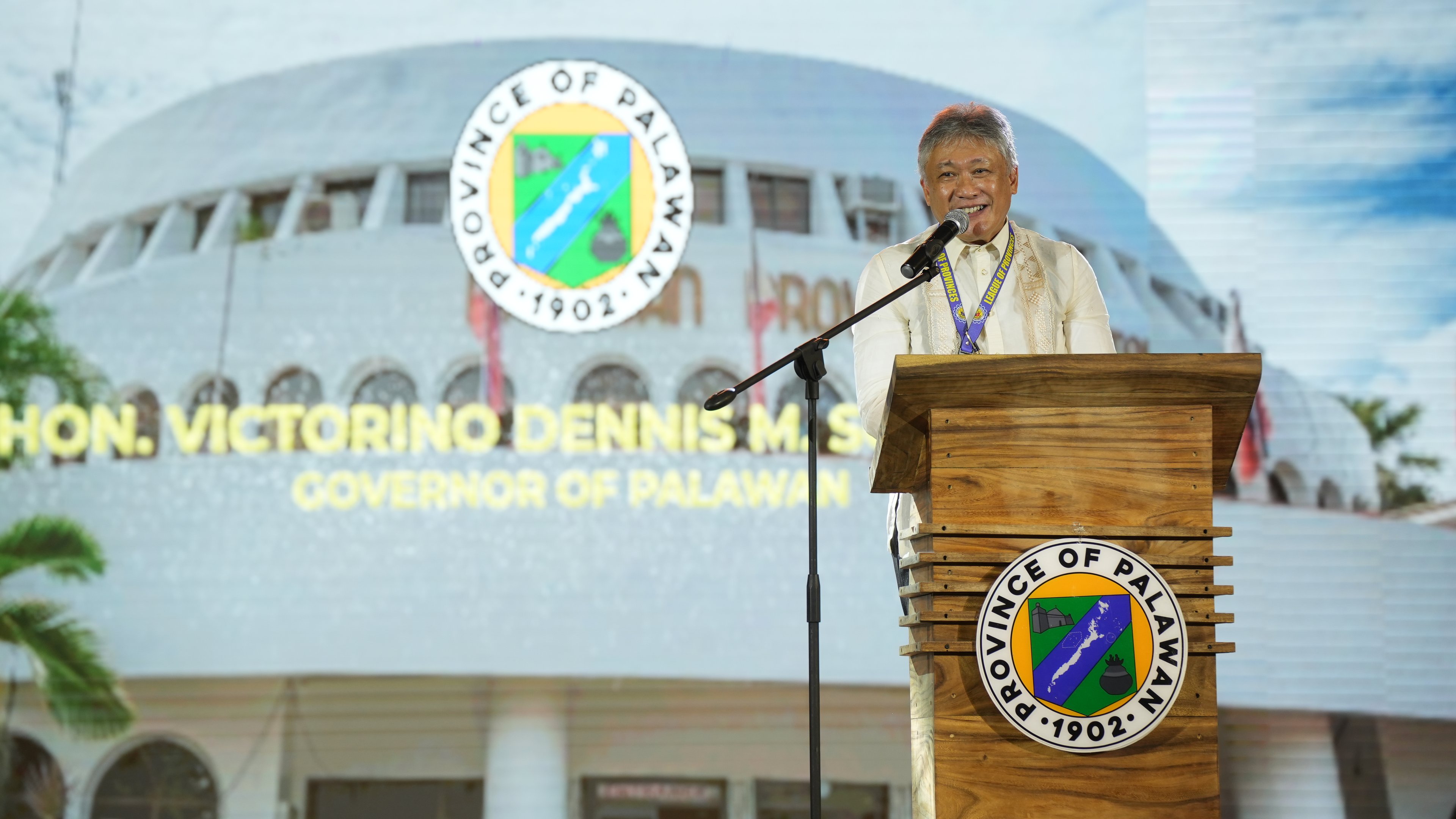 Gov. Victorino Dennis M. Socrates.