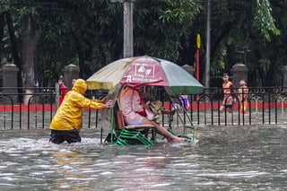 Pedicab-on-flood