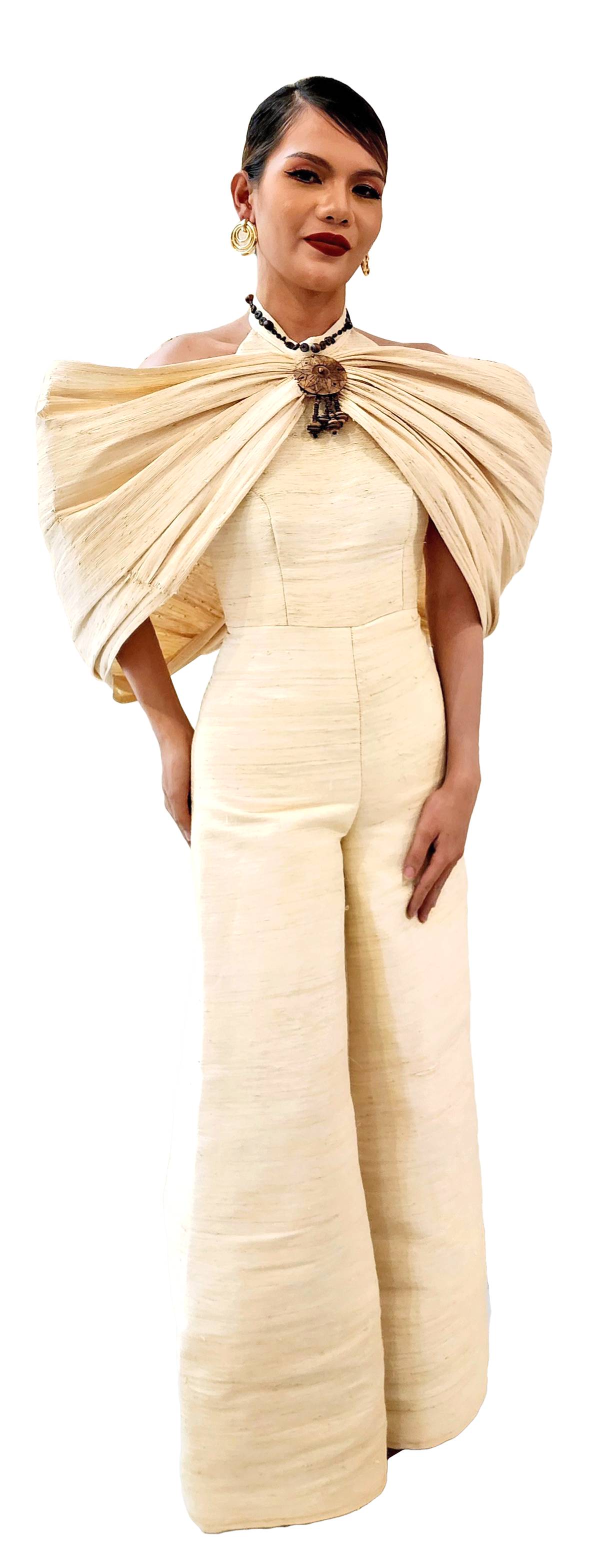 Trans model Tine Acompanado in creation by EJ Relampagos.