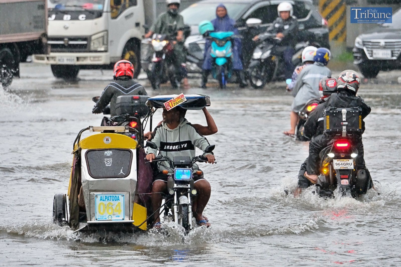 TRIBUNE-manila-submerged