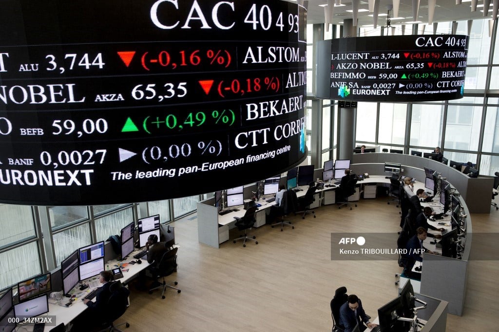 Paris stocks rally, euro climbs tracking French election
