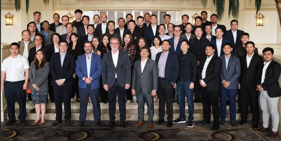 GAC dealer principals, Astara executives and the expanded GAC Motor Philippines celebrate their massive first half growth.