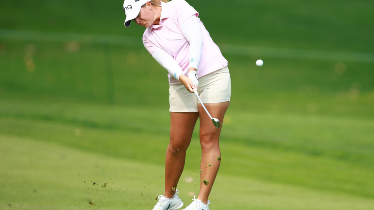 Coughlin clings on to 1-shot lead