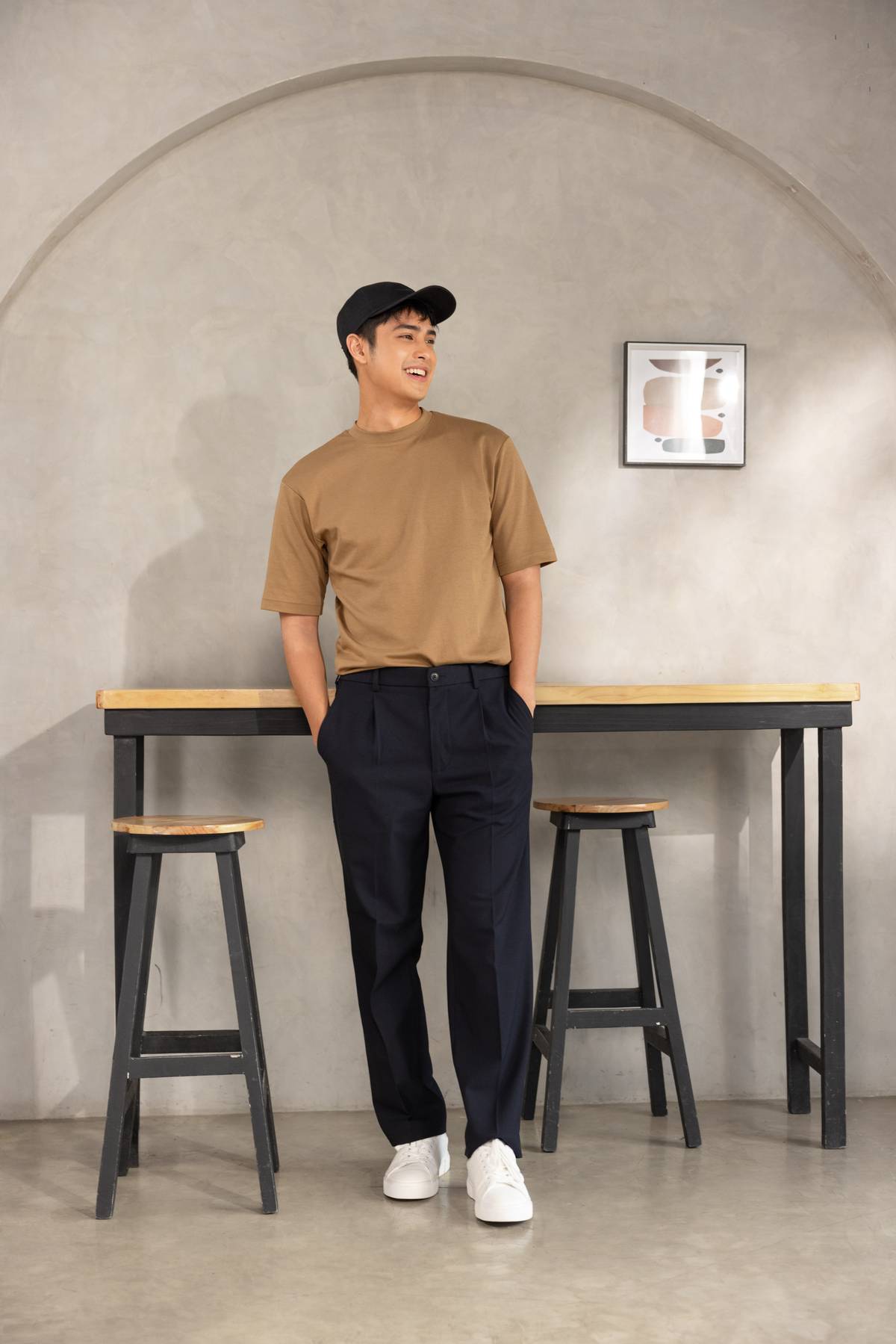 pangilinan dons pleated wide pants.