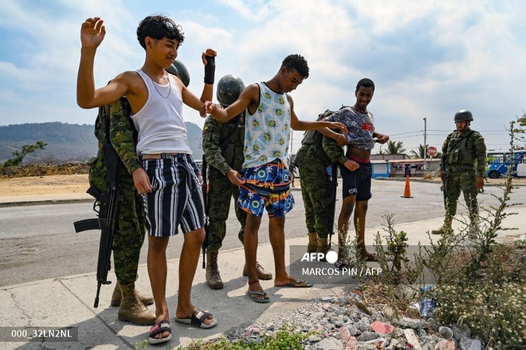 'If you protest, you die': drug gangs recruit Ecuador's fishermen