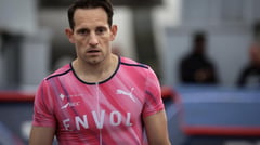 Lavillenie kisses Paris bid goodbye
