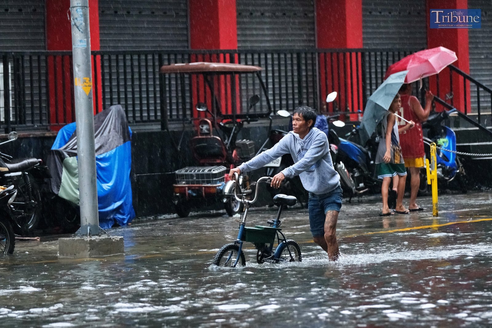 TRIBUNE-manila-flooded