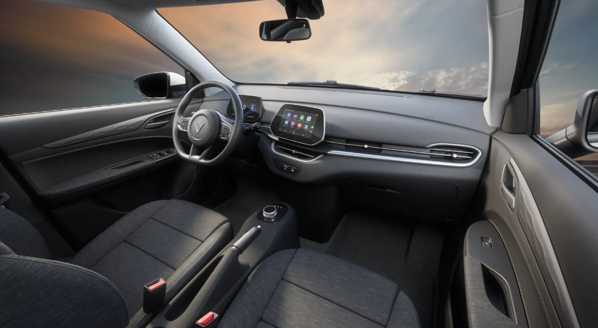 INSIDE the VF5 packs a simple yet impressive look.