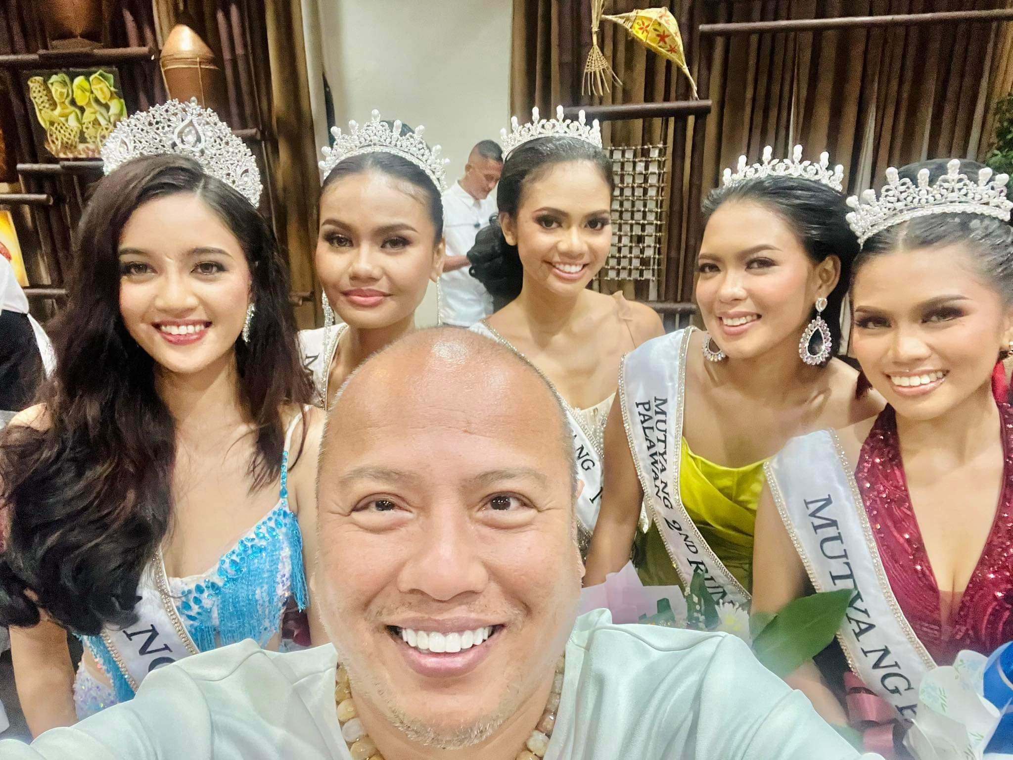 DAILY TRIBUNE columnist Luis Espiritu with the Mutya queens.