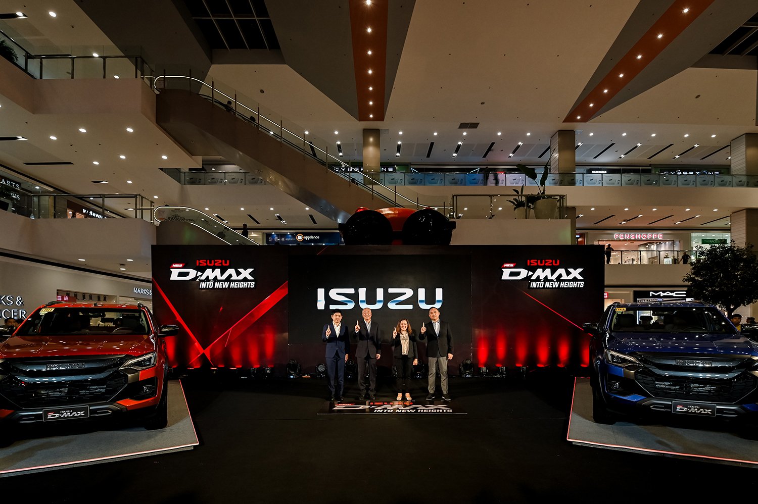 ACTION PLAYGROUND: Isuzu D-Max excites big mall crowd in Davao City