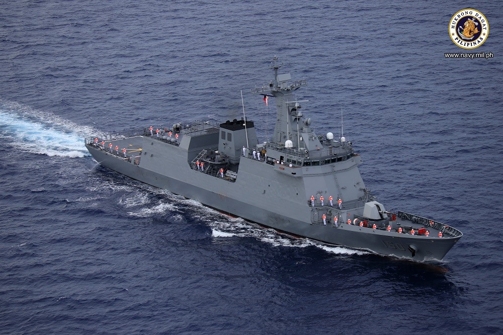 PN sends frigate, 2 tugboats to assist in ops for sunken tanker
