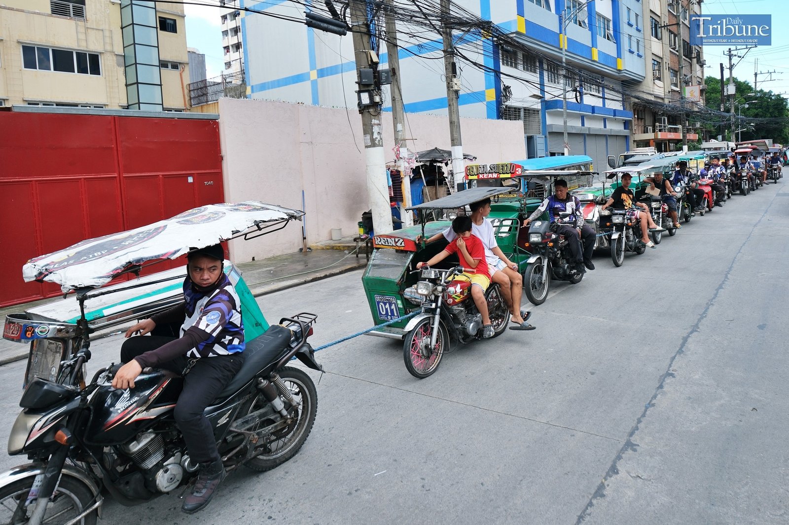 TRIBUNE-tricycles