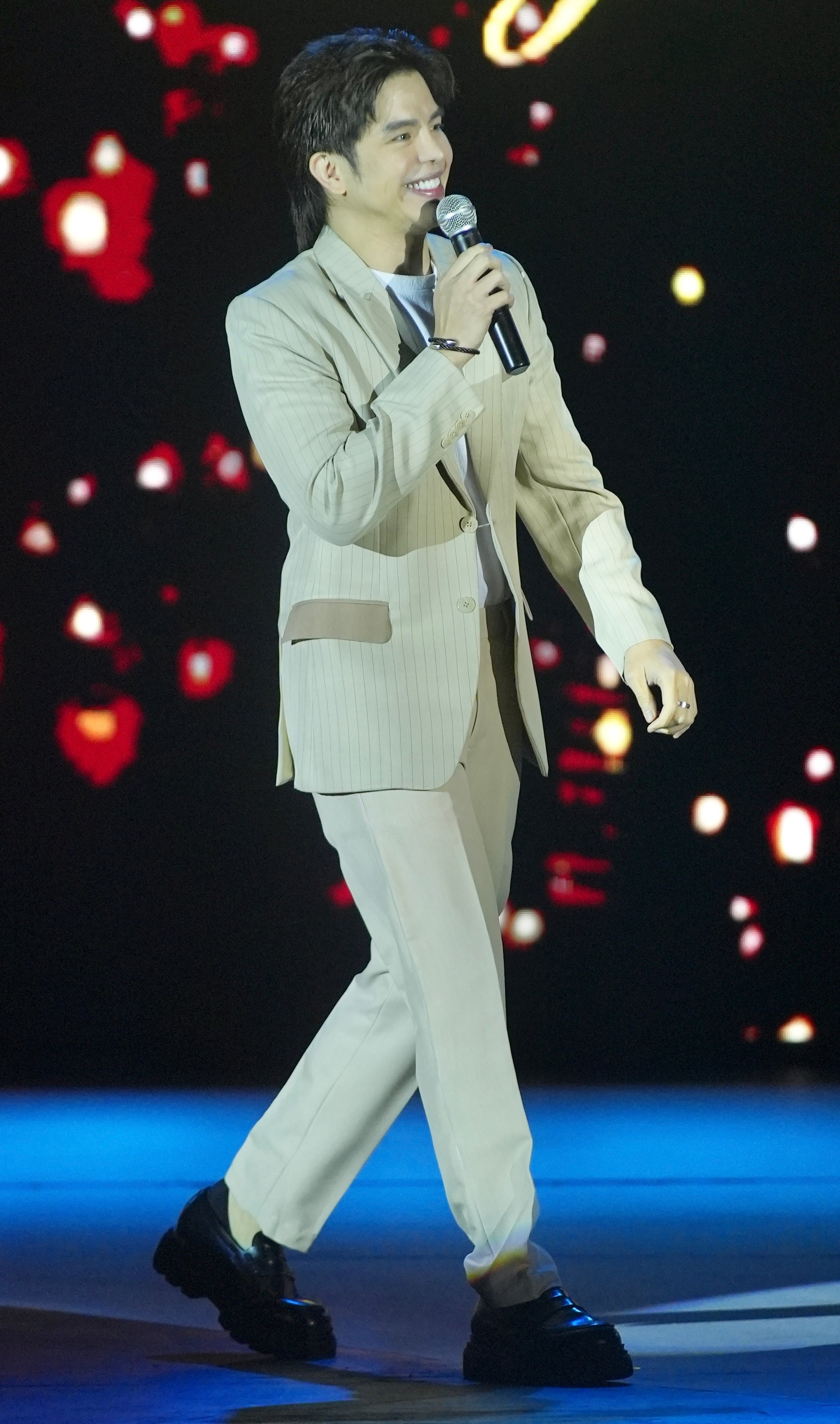 Singer Anthony Rosaldo .