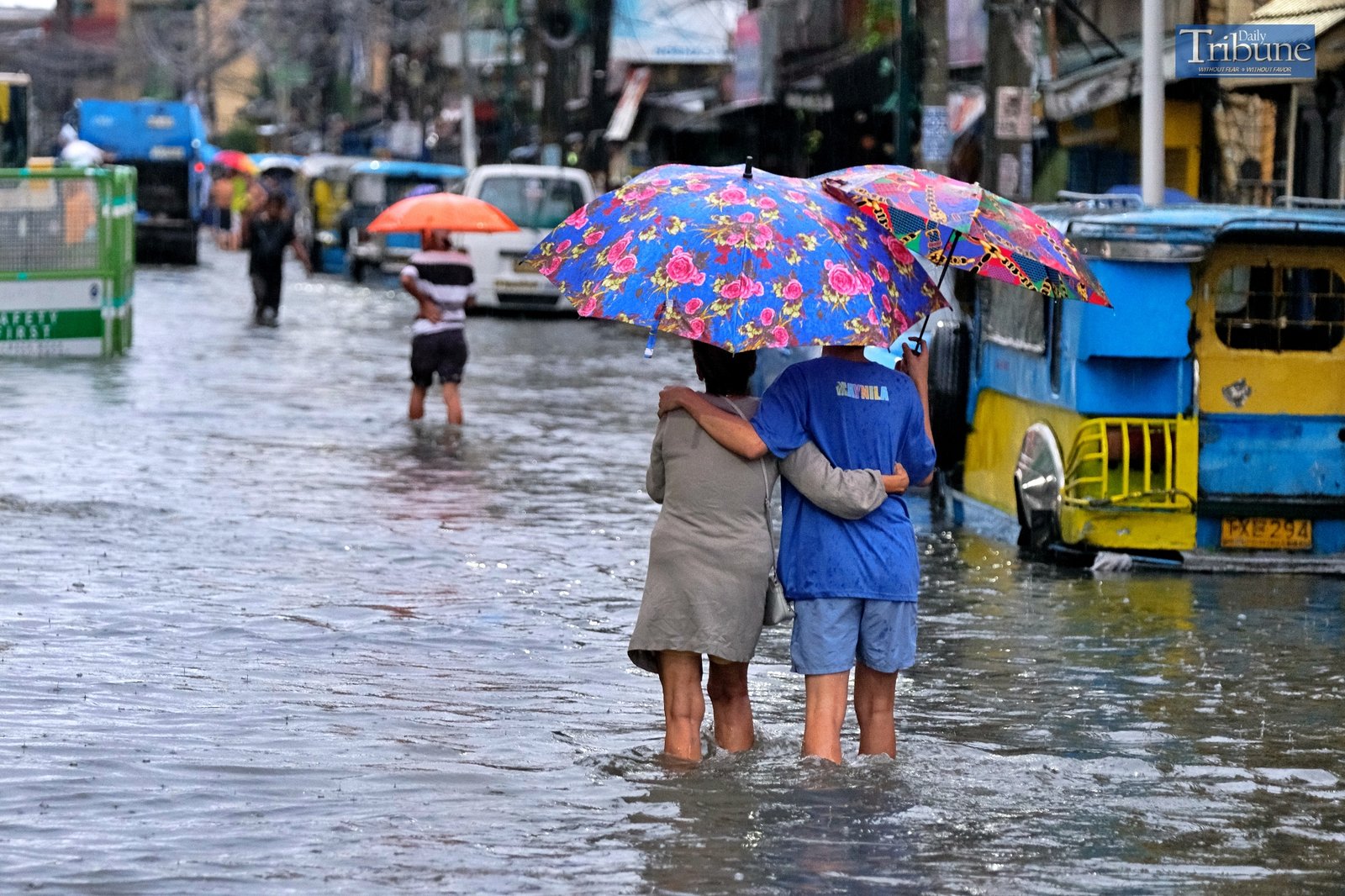 TRIBUNE-manila-flooded