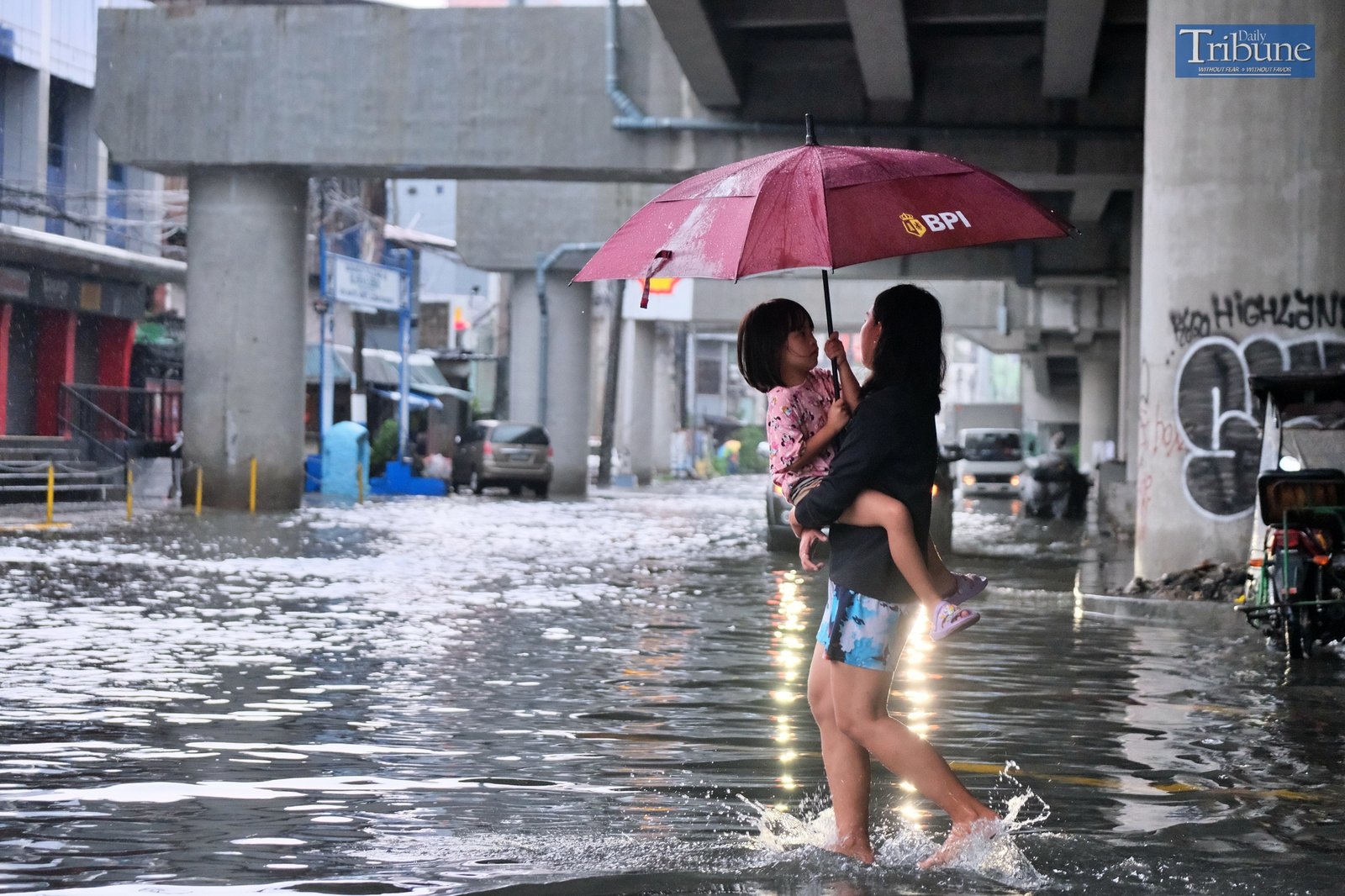 TRIBUNE-manila-flooded