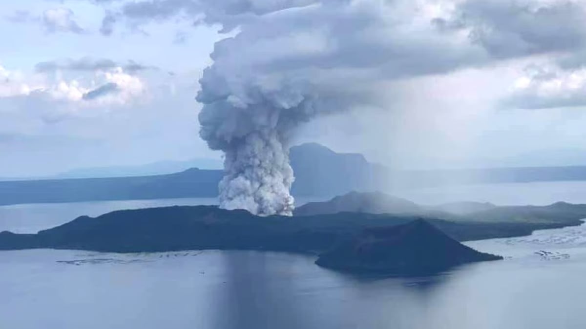 Taal spews tonnes of sulfur dioxide
