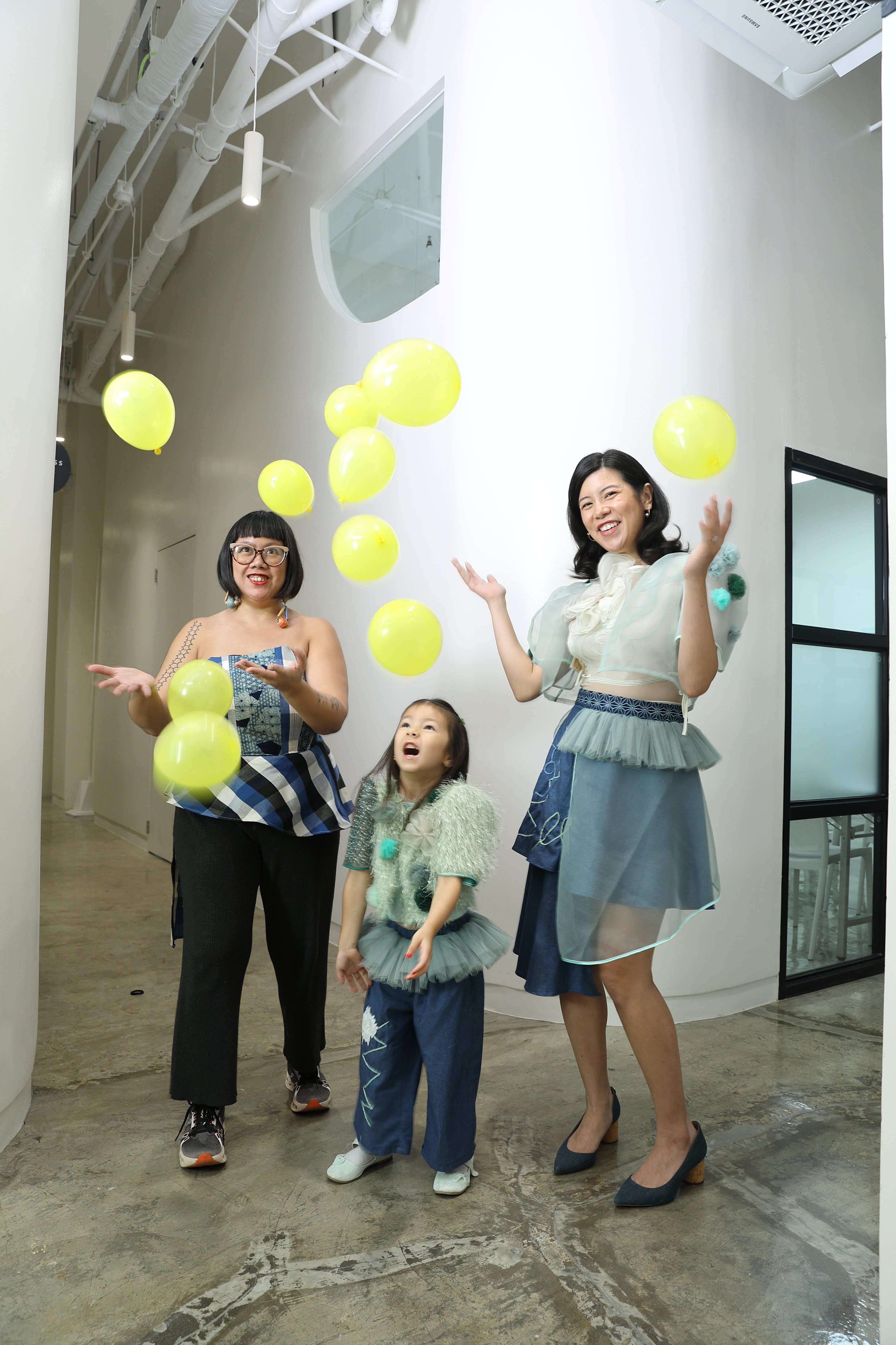 Lalaro: Dimples Lim, Alexi and  Mave Prieto
