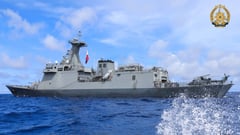 Philippine Navy challenges Chinese vessels moving floating structure in WPS