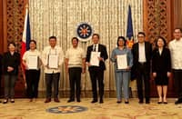 Agreement to enhance job opportunities was signed among (from left) Tessie Sy Coson of SM Investments Corp, Doris Magsaysay Ho of Magsaysay Group of Companies, Undersecretary Gina Gonong of DepEd Curriculum and Teaching, Education Secretary Sonny Angara, President Bongbong Marcos, Fred Ayala of AC Education Inc., Josephine Romero of PCORP, Joey Concepcion of Philippine Center for Entrepreneurship, Rizalina Mantaring of Ayala Corporation, Sabin Aboitiz of Aboitiz Group and Lead Convenor of Private Sector Advisory Council.