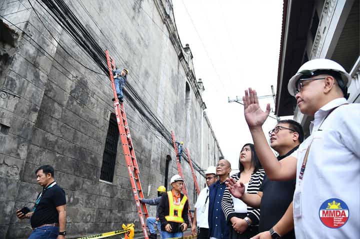 MMDA, Meralco clear dangling wires