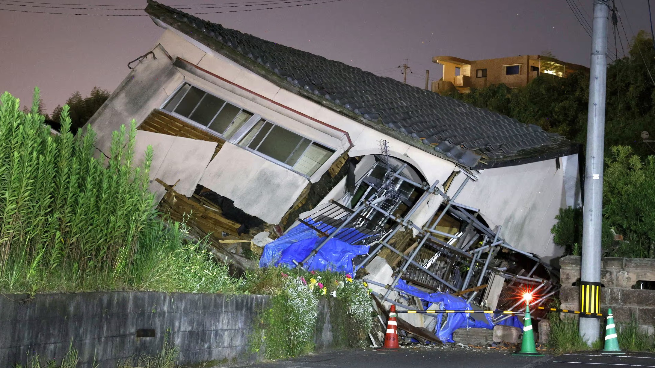 Japan issues first-ever megaquake warning after 7.1 magnitude quake