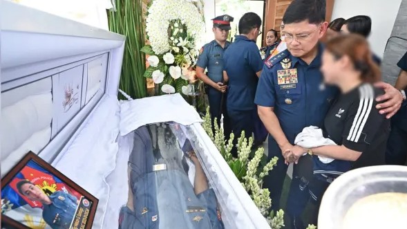 Pulis, patay sa ‘friendly fire’
