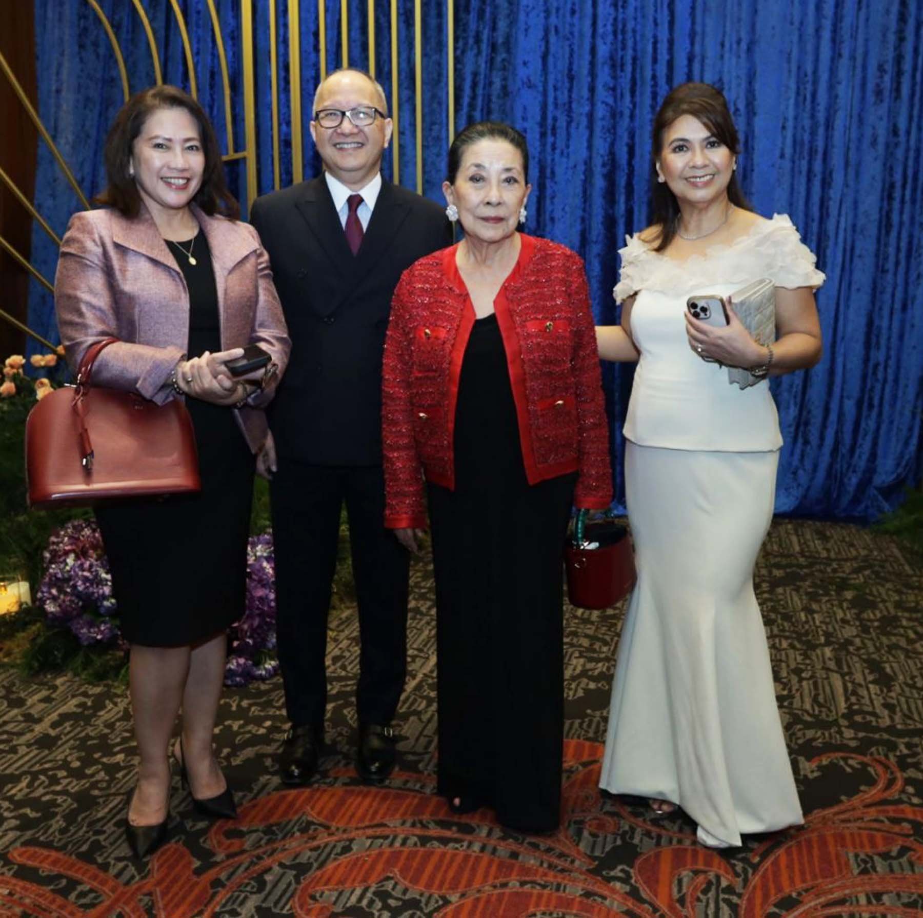 RCBC head of corporate banking group Elizabeth Coronel, RCBC president Eugene Acevedo, Yuchengco Group of Companies president Helen Yuchengco Dee and Megaworld president Lourdes Gutierrez Alfonso.