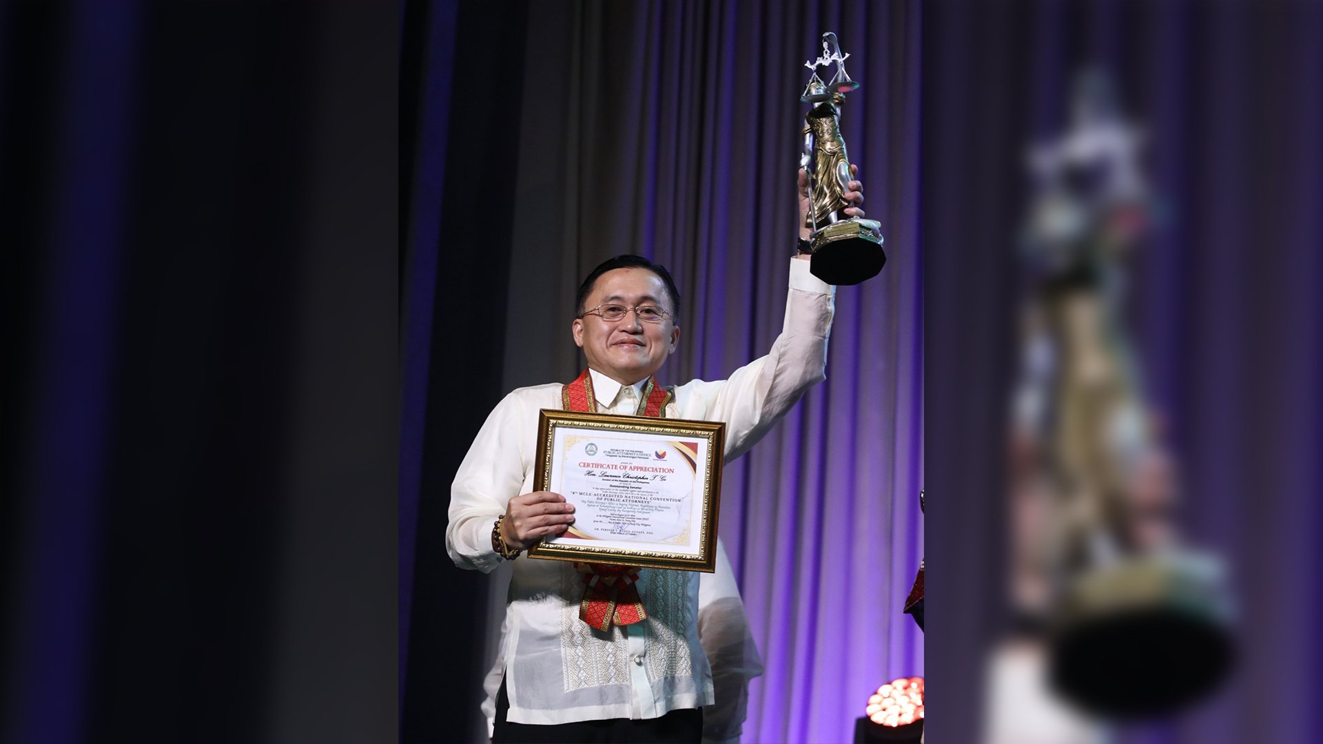 Go receives Outstanding Senator award