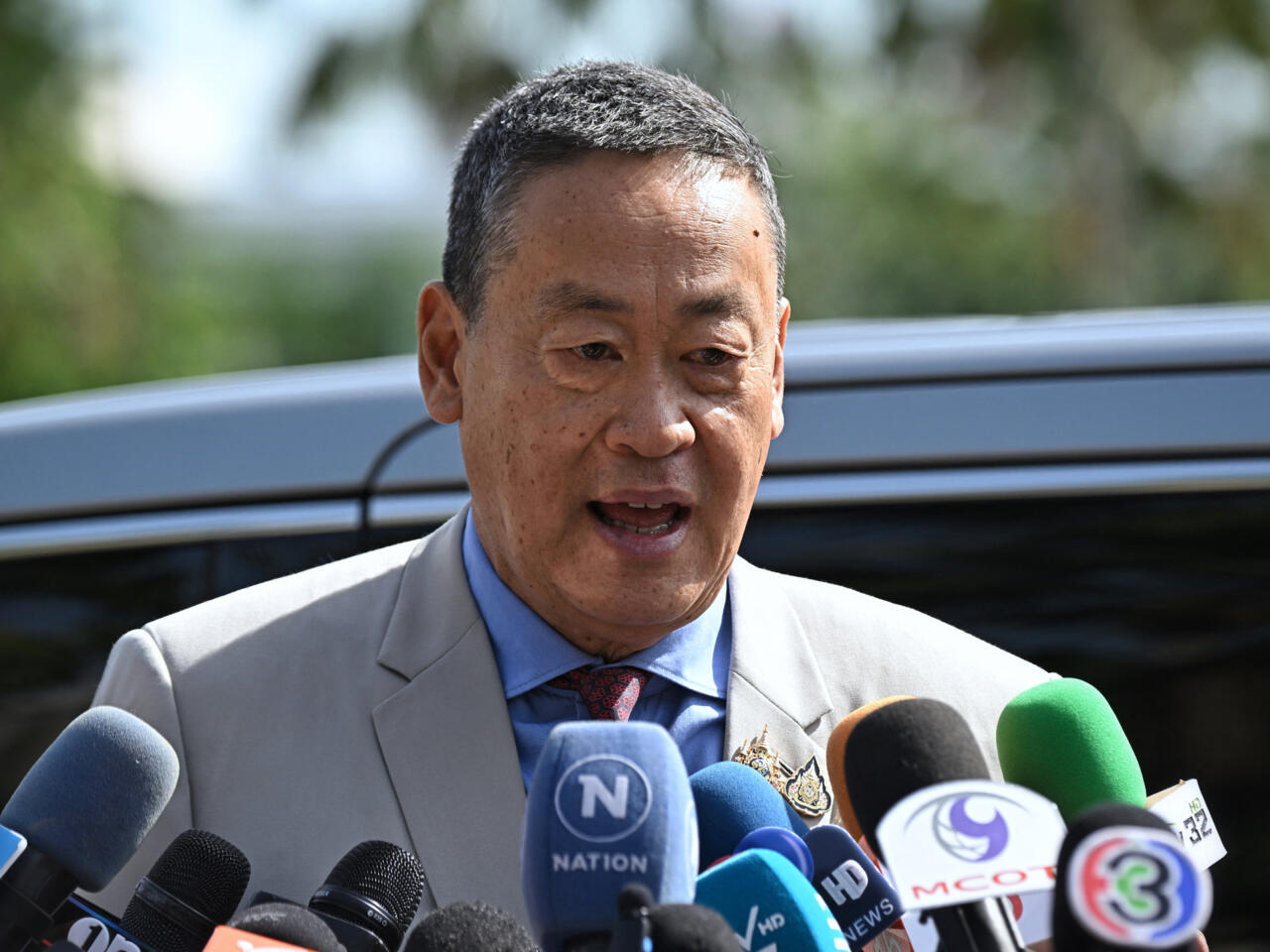 Thai court sacks prime minister over ethics case