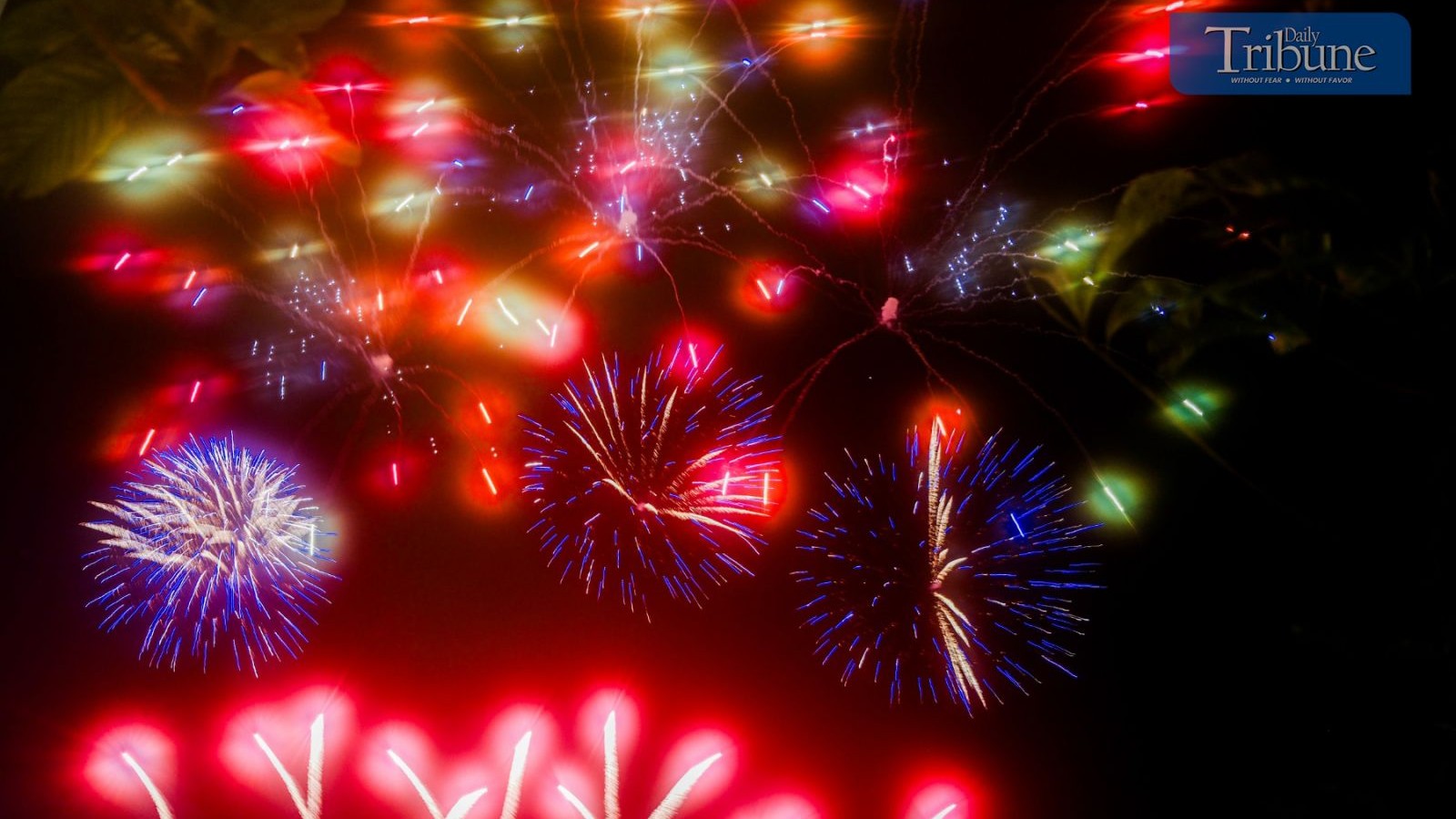 Fireworks dazzle over Malacañang during Singaporean President's state visit