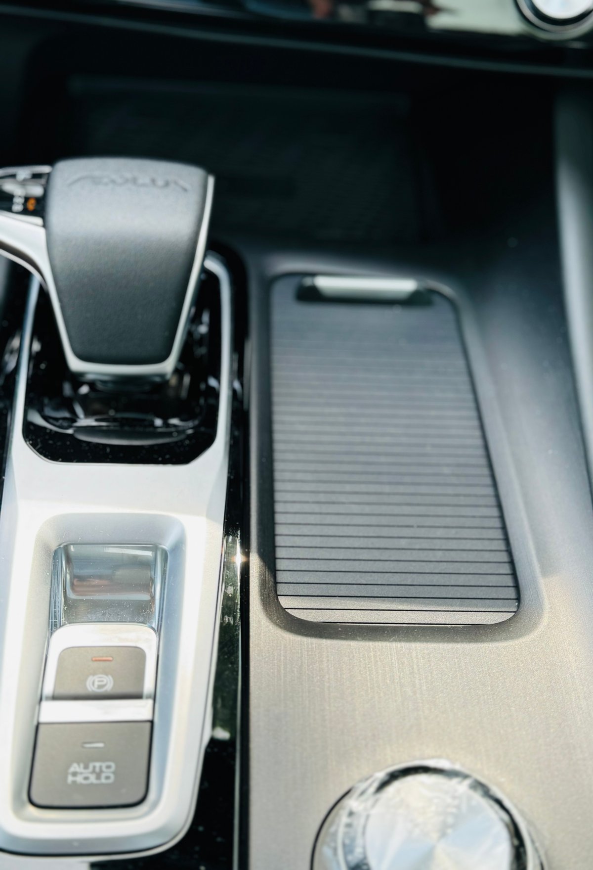 SLEEK shifting.