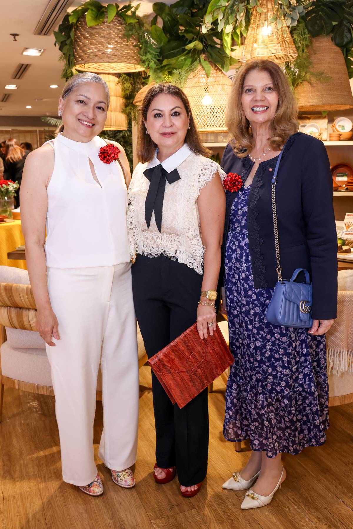 Ana FlorCruz, Marilú Batchelor and Fiona Malca.