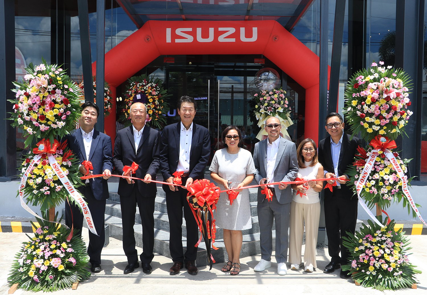 EXPERIENCE UPGRADE: Isuzu Cabanatuan IOS dealership vows to elevate service, sustainability